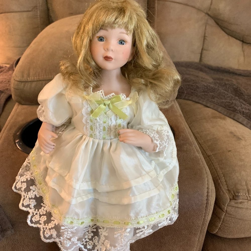 14" PORCELAIN SITTING BLONDE doll